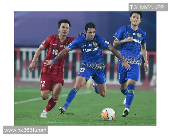 江苏苏宁迎战河南建业争夺中超联赛关键三分的激烈对决